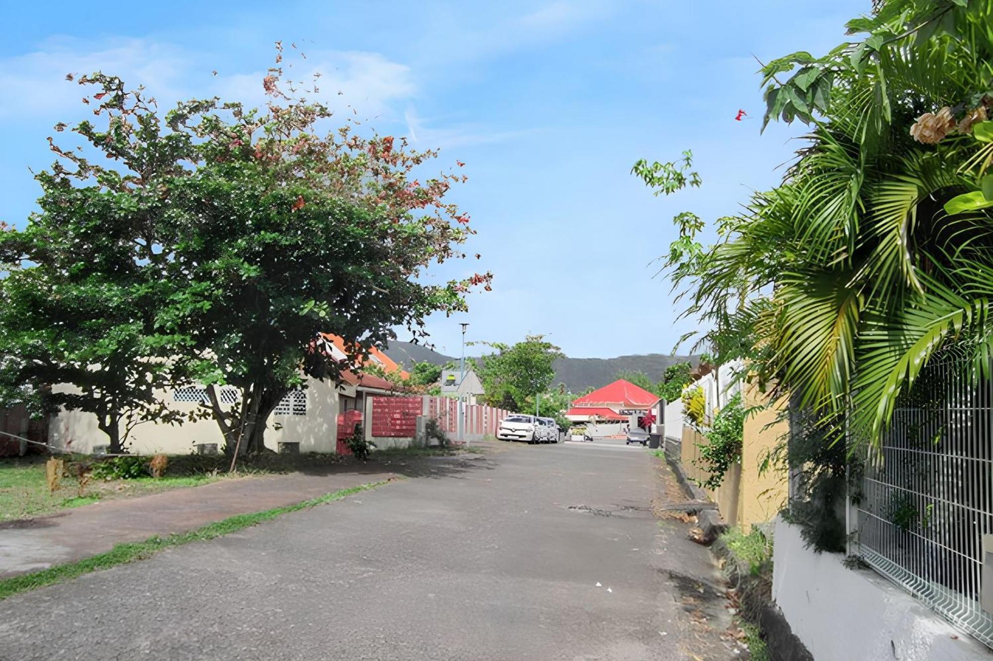 Ferienwohnung Studio Charmant A Sainte Anne Avec Terrasse 26 M² Exterior foto